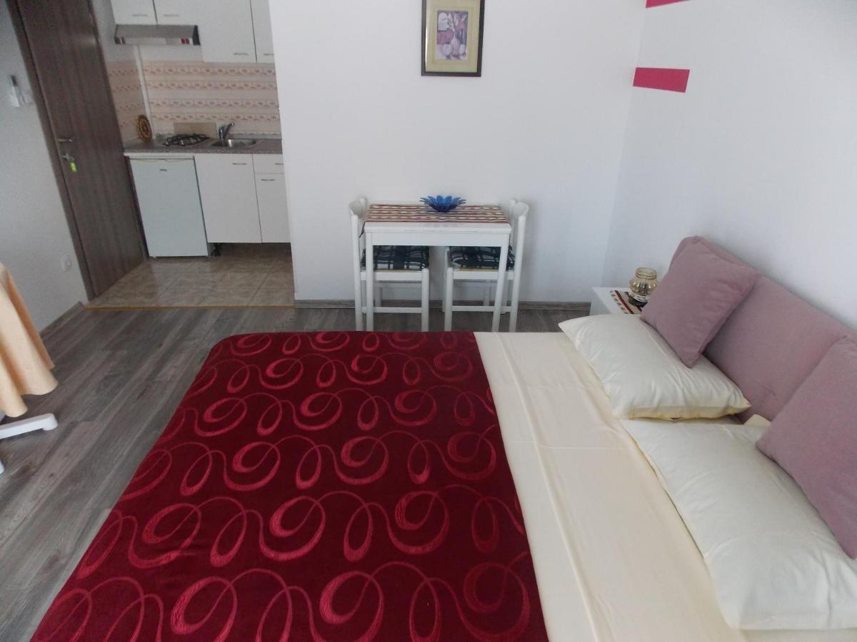 Hanifa Apartmani 罗维尼 外观 照片